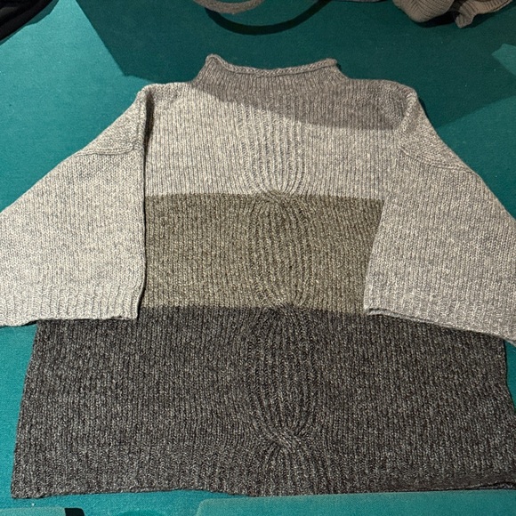 Gray Colorblock Sweater - Picture 1 of 4